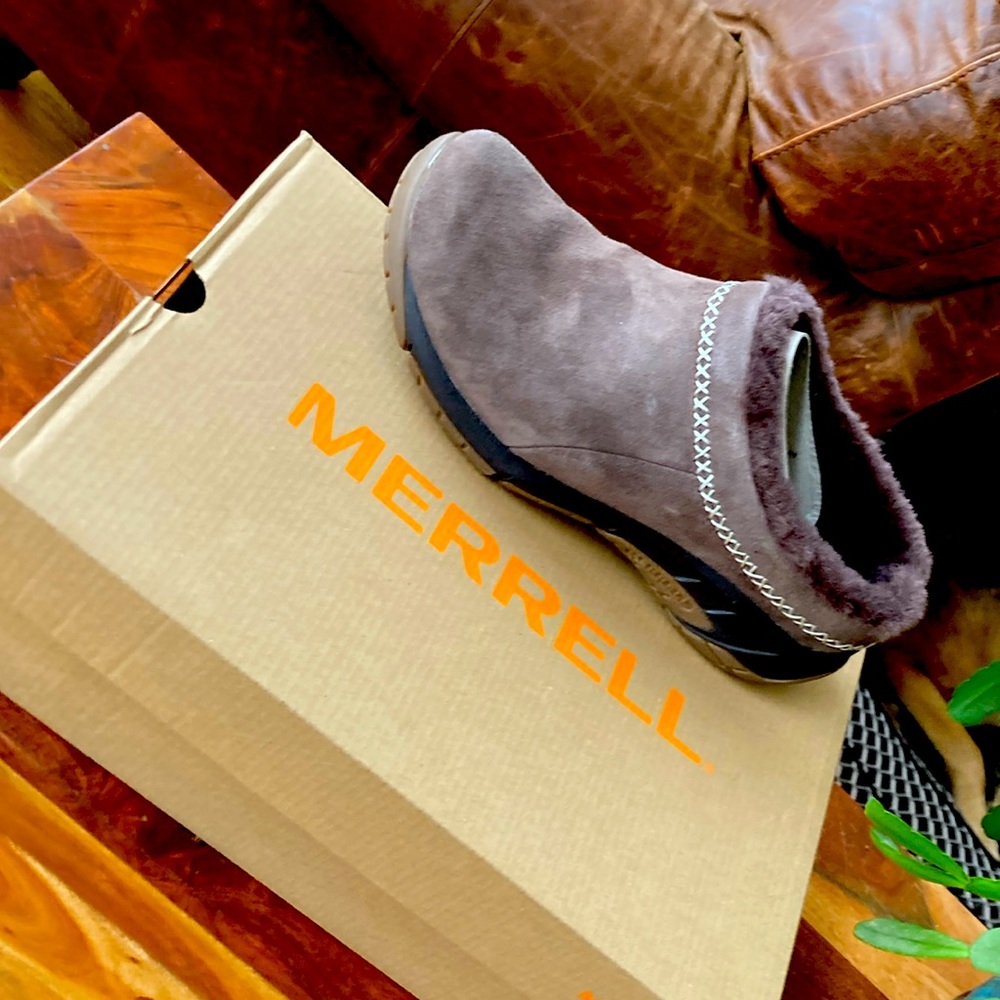 Never worn new in box .